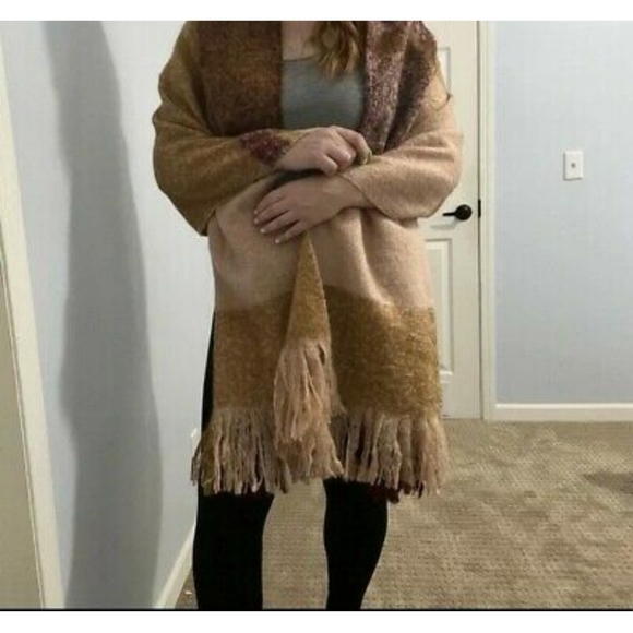 Look by M Acrylic Plaid Shawl Wrap - Picture 4 of 7